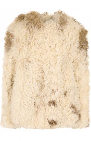 Укороченная шуба из овечьего меха Saint Laurent. Цвет: белый