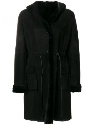 Пальто с капюшоном Liska. Цвет: чёрный
