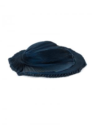 Плиссированная шляпа с плоской тульей Issey Miyake. Цвет: синий