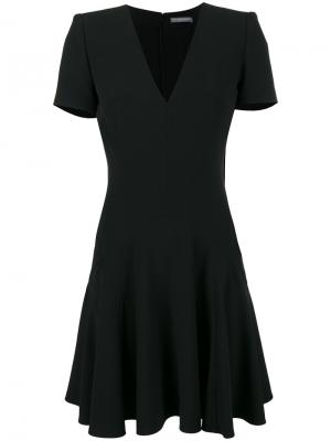 Черное платье с короткими рукавами и V-образным вырезом Alexander McQueen. Цвет: чёрный