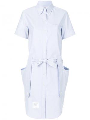Платье-рубашка с завязками на поясе Thom Browne. Цвет: синий