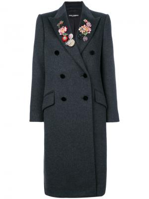 Двубортное пальто с цветочной отделкой и стразами Dolce & Gabbana. Цвет: серый