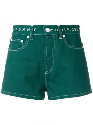 Джинсовые шорты с завышенной талией Tommy Hilfiger. Цвет: зелёный