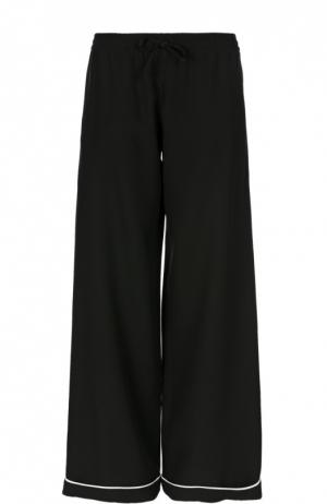 Шелковые брюки в пижамном стиле с контрастной отделкой Valentino. Цвет: черный