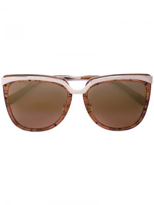 Солнцезащитные очки в крупной оправе MCM. Цвет: коричневый