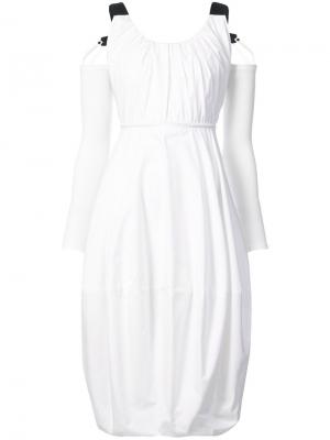 Платье с открытыми плечами JW Anderson. Цвет: белый