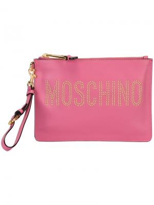Клатч с логотипом и заклепками Moschino. Цвет: розовый и фиолетовый