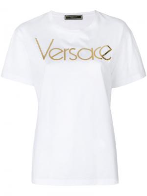 Футболка с принтом логотипа Versace. Цвет: белый