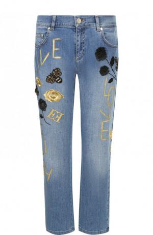 Укороченные джинсы с декоративной отделкой Escada. Цвет: голубой