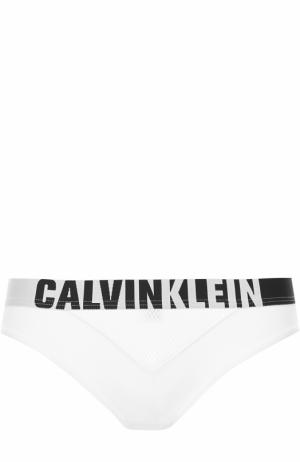 Однотонные трусы-слипы Calvin Klein Underwear. Цвет: белый