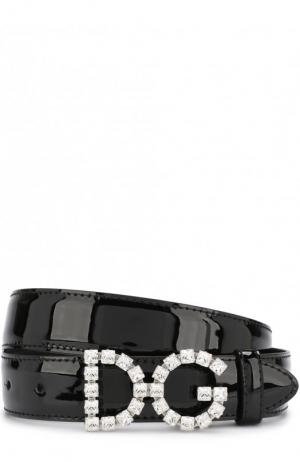 Лакированный ремень с фигурной пряжкой и отделкой кристаллами Dolce & Gabbana. Цвет: черный