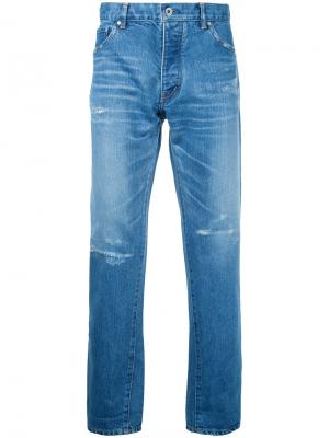 Укороченные зауженные джинсы Taakk. Цвет: синий