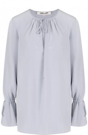 Шелковая блуза свободного кроя с круглым вырезом Diane Von Furstenberg. Цвет: светло-сиреневый