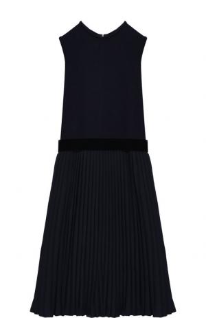 Платье с плиссированной юбкой и бархатным поясом Caf. Цвет: темно-синий