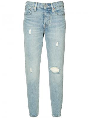 Укороченные джинсы с рваными деталями Levis Levi's. Цвет: синий