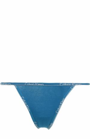 Трусы-стринги с логотипом бренда Calvin Klein Underwear. Цвет: синий