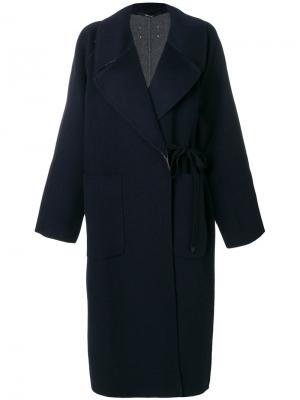Объемное пальто Maison Margiela. Цвет: синий