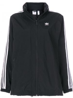Ветровка с полосками Adidas Originals. Цвет: чёрный