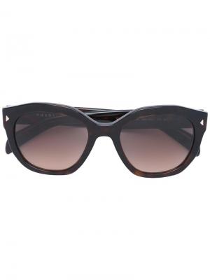 Солнцезащитные очки с эффектом черепашьего панциря Prada Eyewear. Цвет: коричневый