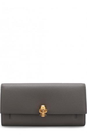 Кожаный кошелек с черепом на цепочке Alexander McQueen. Цвет: серый
